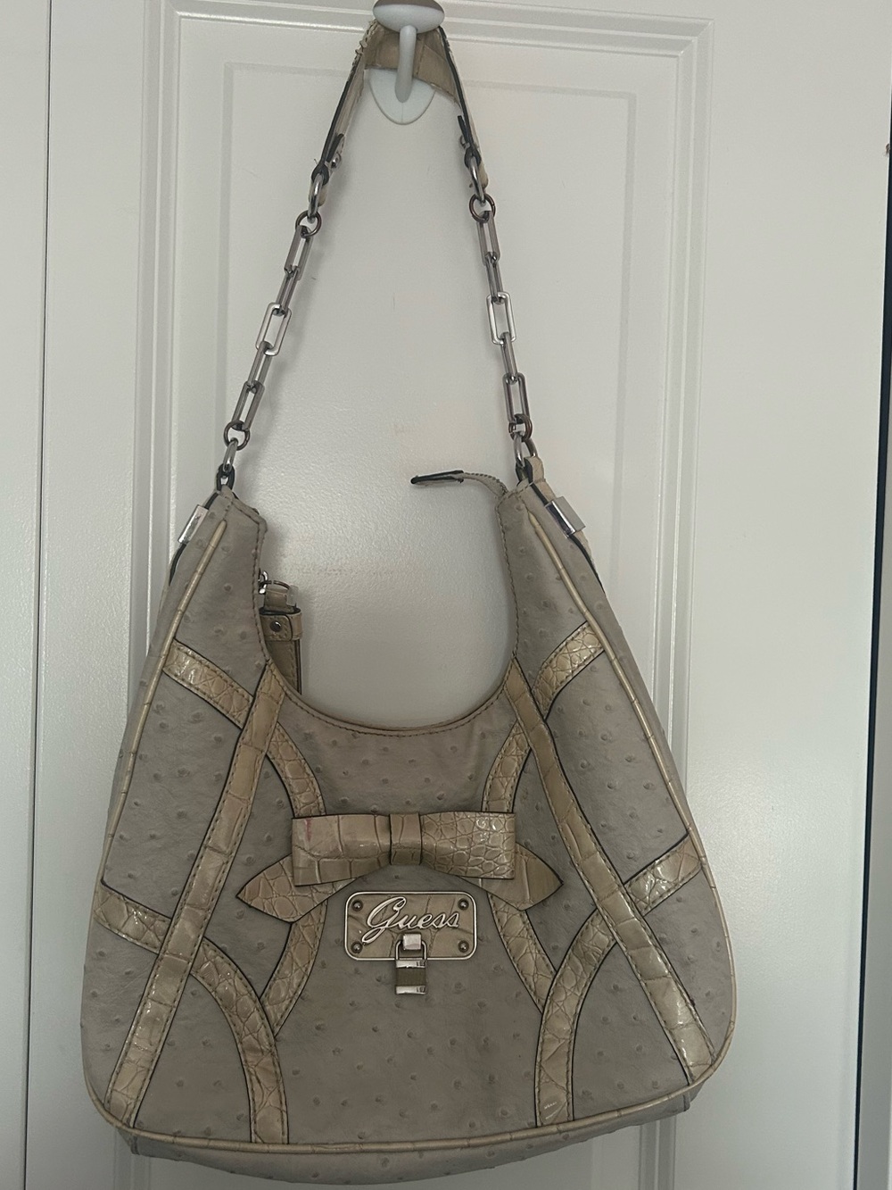 Cute vintage Guess purse